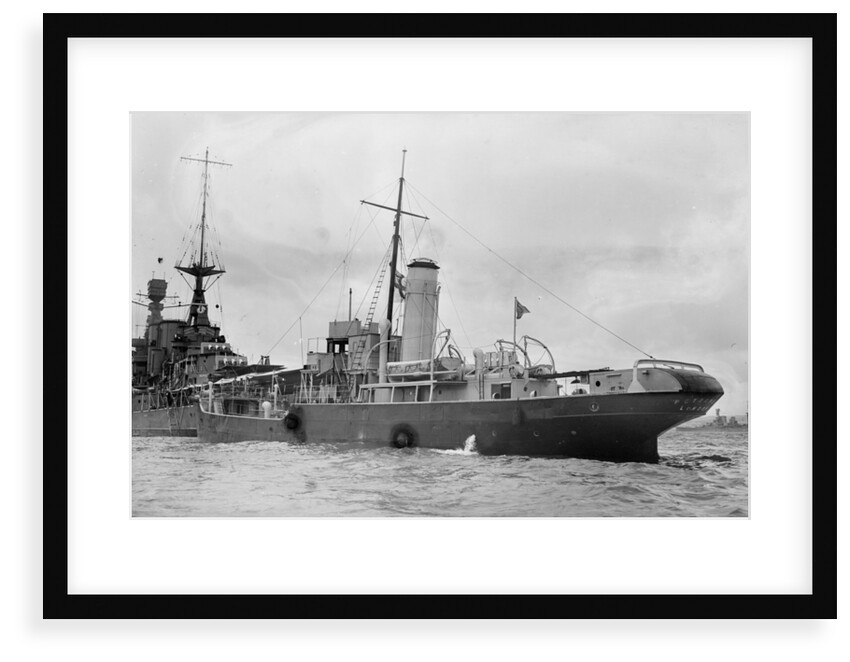 'Petronel' (Br, 1918) alongside 'Repulse' (Br, 1916) by unknown