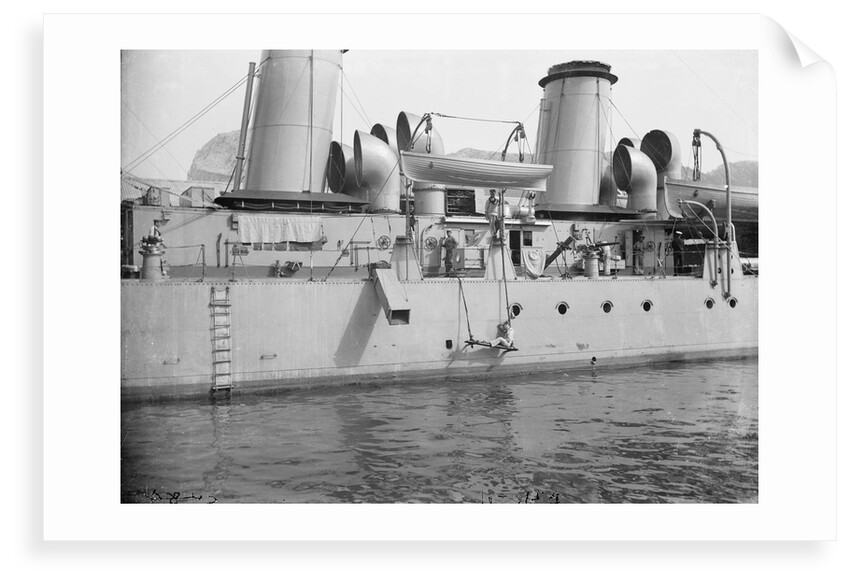 Scout cruiser HMS 'Skirmisher' (1905) close up amidships by unknown
