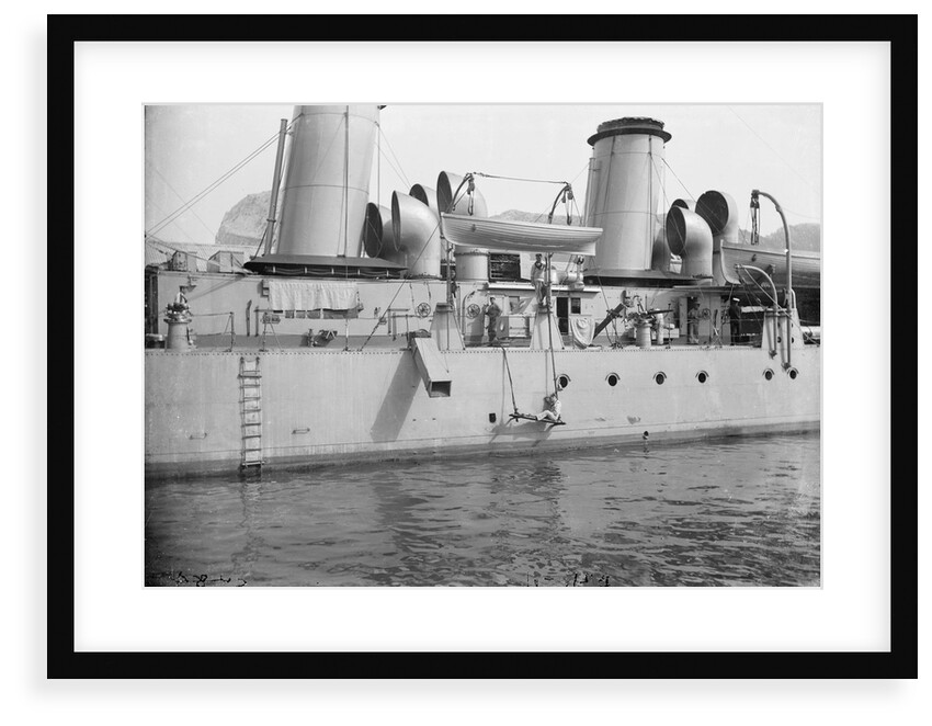 Scout cruiser HMS 'Skirmisher' (1905) close up amidships by unknown