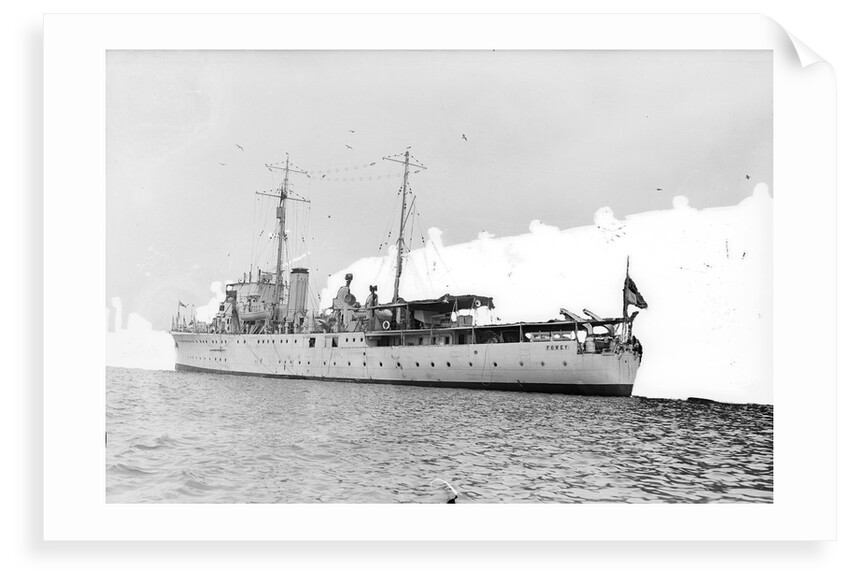 Minesweeping sloop HMS 'Fowey' (1930) by Unknown