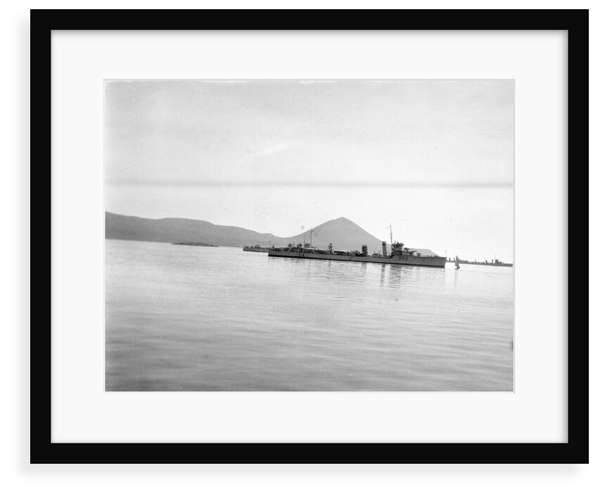'Vanquisher' (Br, 1917) at anchor in Navarin Bay, Greece by unknown
