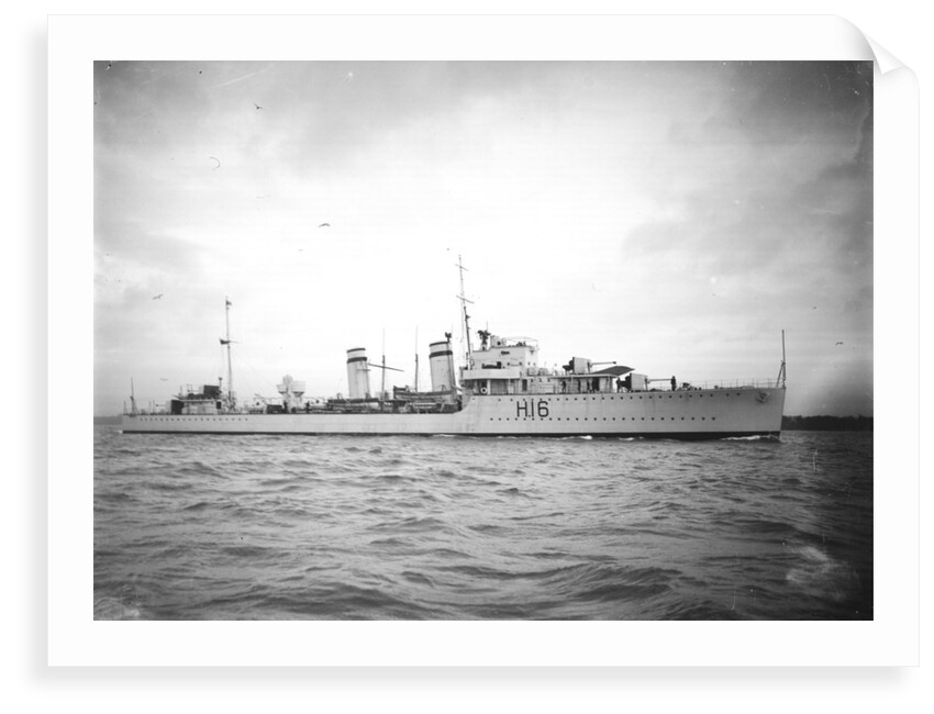 HMS 'Daring' (Br, 1932), under way during trials in Southampton Water by Unknown