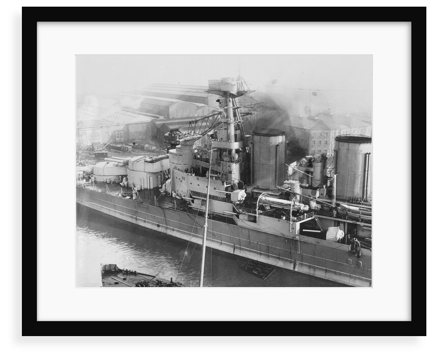 HMS 'Hood' (1918) battlecruiser by unknown
