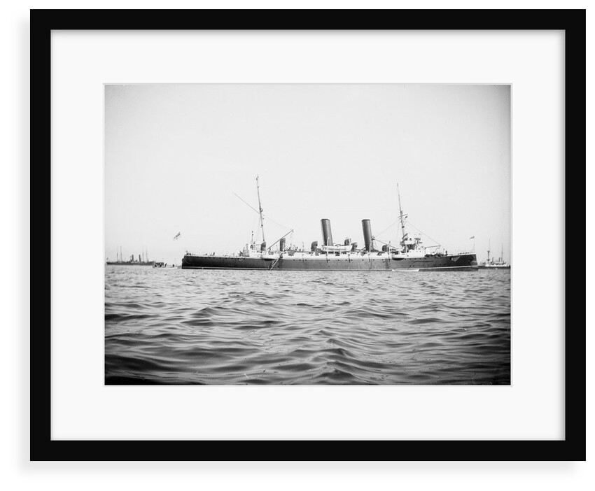2nd class protected cruiser HMS 'Fox' (1893) under way by unknown