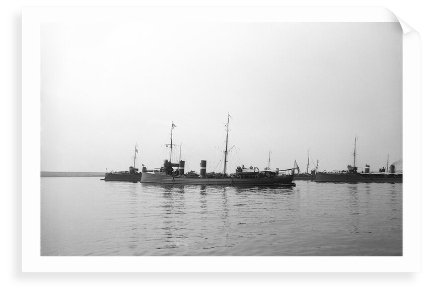 'Okhotnik' Class 65 (1905) Russian torpedo boat destroyer by unknown