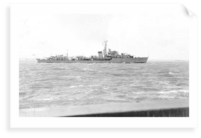 Destroyer HMS 'Wizard' (1943), under way by Anonymous