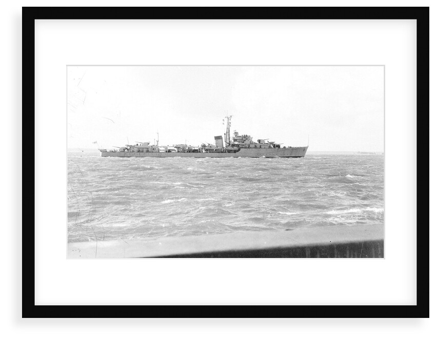 Destroyer HMS 'Wizard' (1943), under way by Anonymous