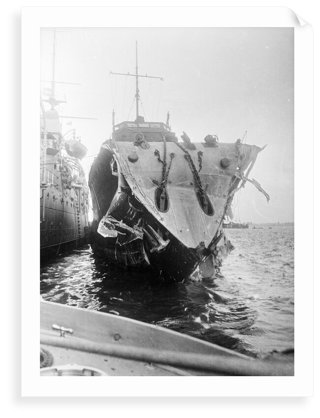 HMS 'Mentor' (1914) by Lieutenant Geoffroy William Winsmore Hooper