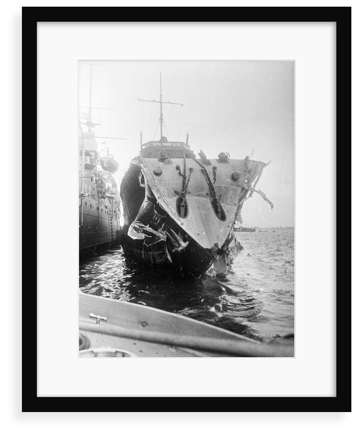 HMS 'Mentor' (1914) by Lieutenant Geoffroy William Winsmore Hooper