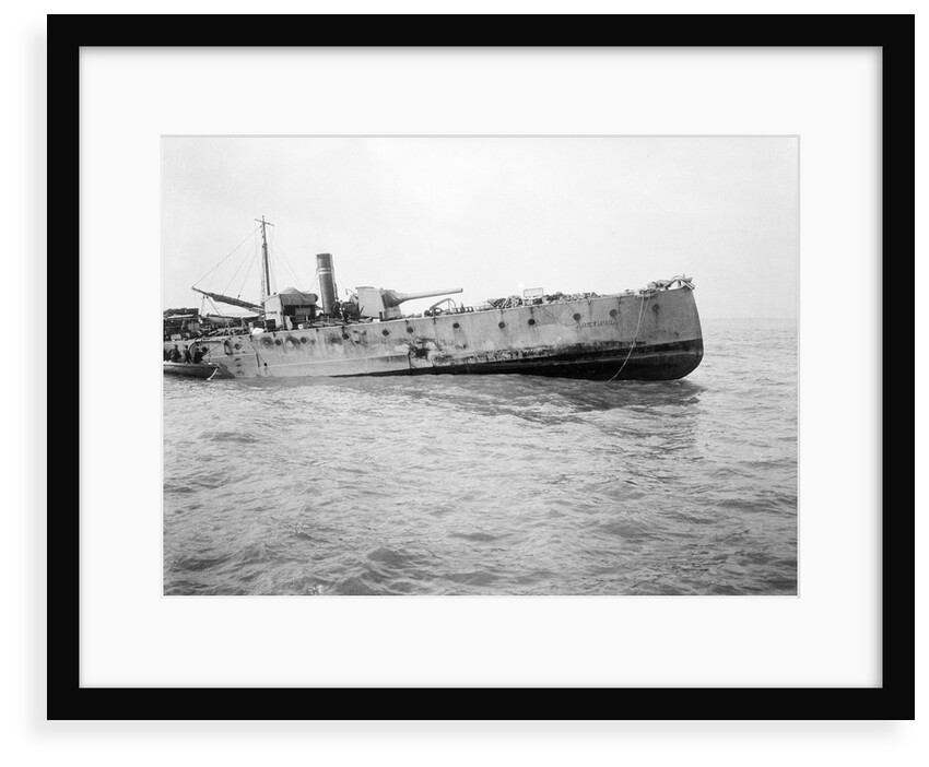 The port quarter view of the light cruiser HMS 'Arethusa' (1913) aground on Cutler Shoal. by Lieutenant Geoffroy William Winsmore Hooper