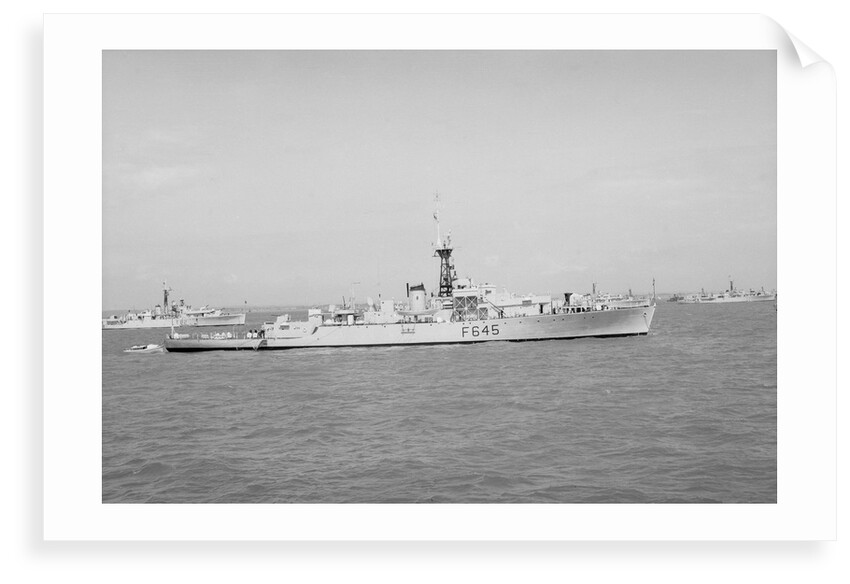 HMS 'Loch Ruthven' (1944) under way by Unknown