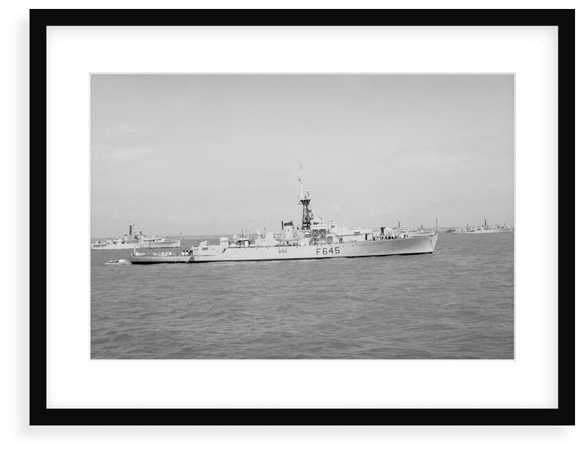 HMS 'Loch Ruthven' (1944) under way by Unknown