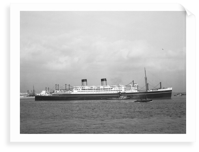 'Dominion Monarch' (Br, 1939) under way passing Gravesend bound down on her maiden voyage by unknown