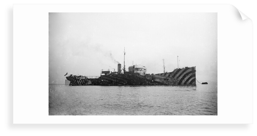 'War Master' (Br, 1918) at moorings by unknown