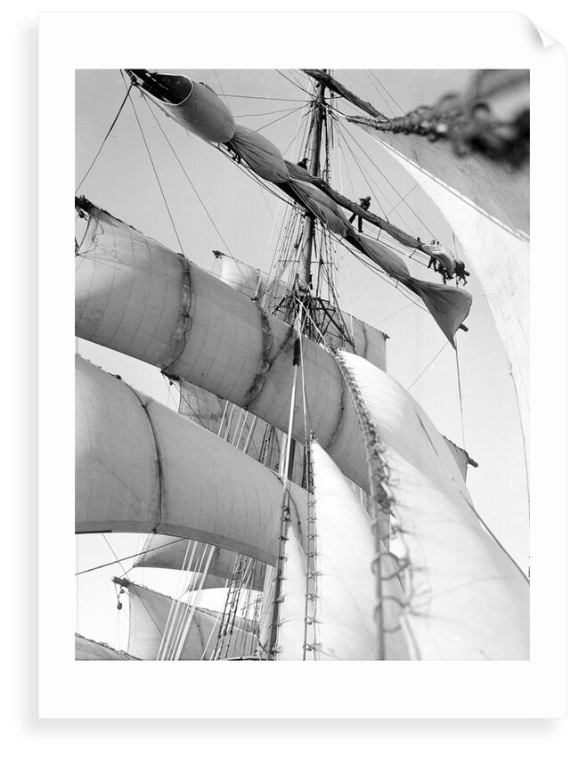 Looking aloft, making fast the royals by Alan Villiers