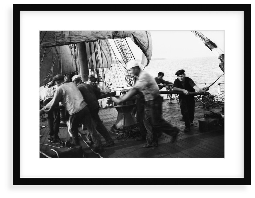 Weighing the anchor by Alan Villiers