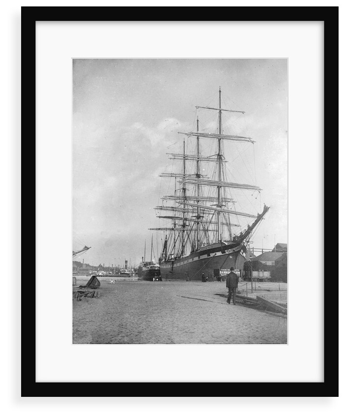 'Saragossa' (1902) at Dundee when new by unknown