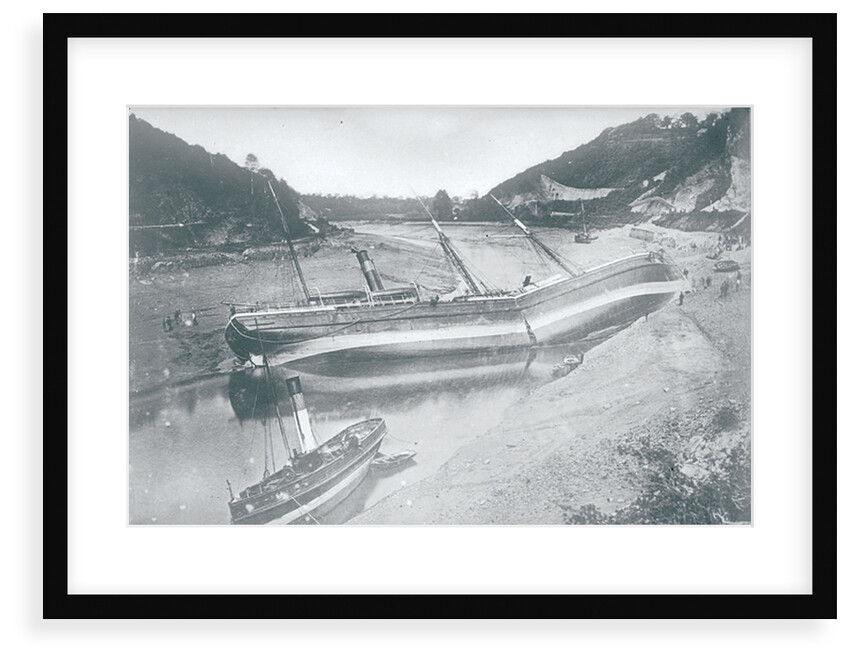 'Gipsy' wrecked in the Avon by unknown