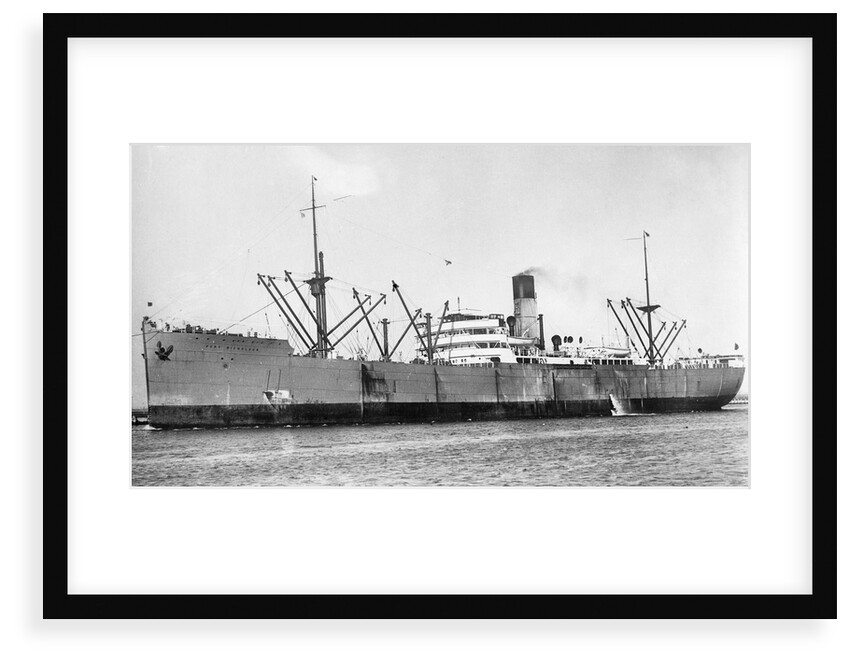 'Port Nicholson' (Br, 1919), under tow off Gravesend by unknown