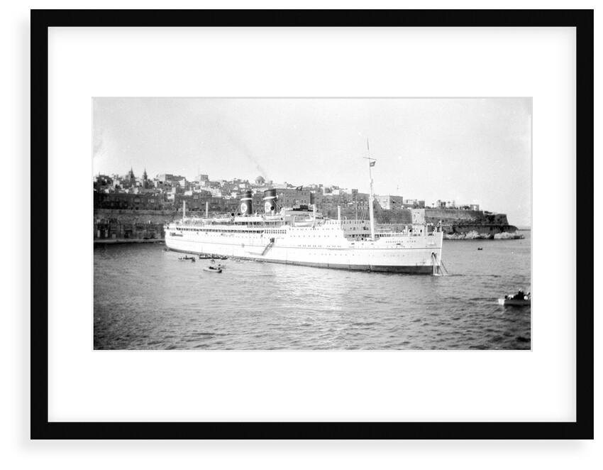 'Arandora Star' (Br, 1927) at anchor by unknown