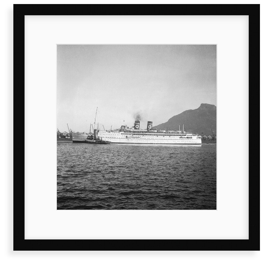 'Arandora Star' (Br, 1927) in Cape Town harbour by unknown