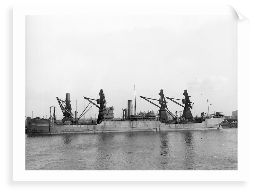 Photograph of general cargo 'Empire Chamois' (1918) 1941-1945 lying at quayside. Ministry of War Transport ex 'Pacific Redwood' ex 'Westmount' (5P) B 1941-1945 Lying at quayside. by unknown