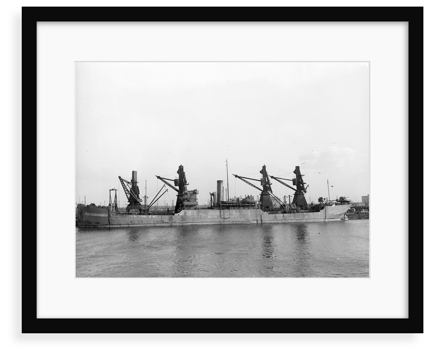 Photograph of general cargo 'Empire Chamois' (1918) 1941-1945 lying at quayside. Ministry of War Transport ex 'Pacific Redwood' ex 'Westmount' (5P) B 1941-1945 Lying at quayside. by unknown