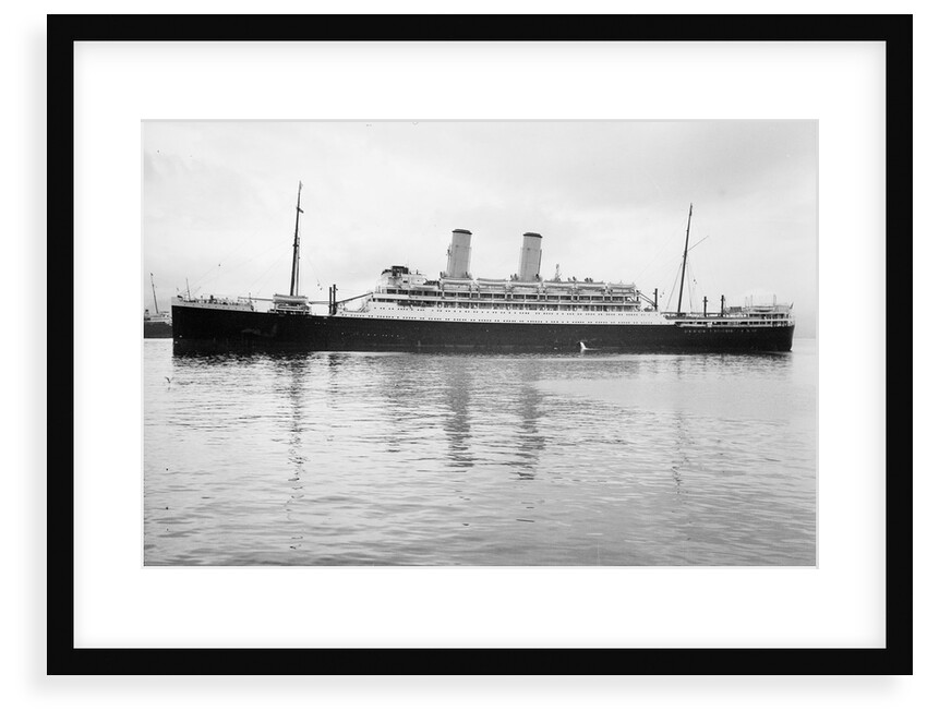 Photograph of 'Oronsay' (1925) at quayside, Tilbury on 24th January 1925 by unknown