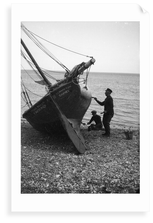 'Miss Nellie' ashore by Unknown