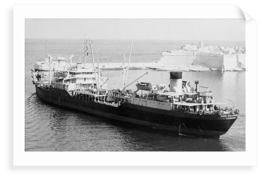 'Wave Sovereign' (Br, 1945) before the fitting of a beam replenishment equipment by unknown