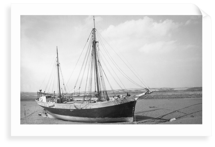 'Garlandstone' auxilary ketch, dried out at Braunton Pill by unknown