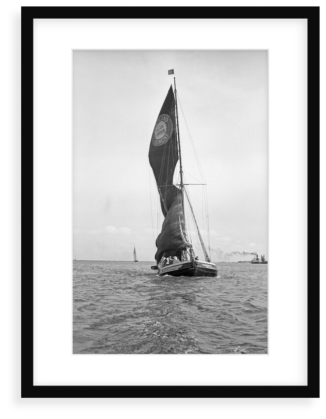 'Youngarth' (Br, 1913) Under sail coming up to Southampton by unknown