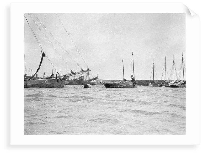 Douarnenez lugger by unknown