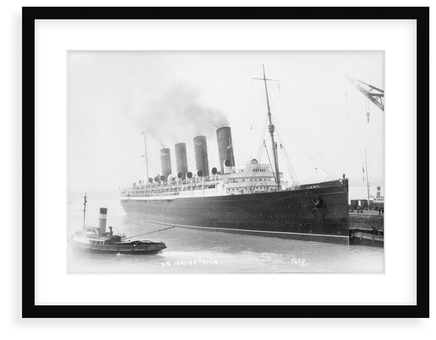 'Mauretania' at Southampton by Marine Photo Service