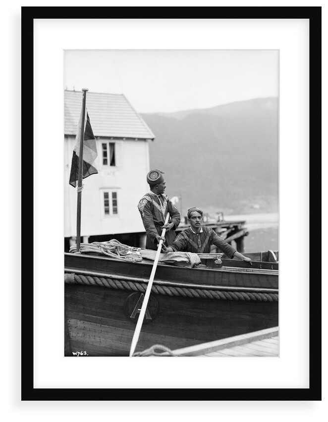Lascar crew of passenger liner 'Viceroy of India' (Br, 1929) by unknown