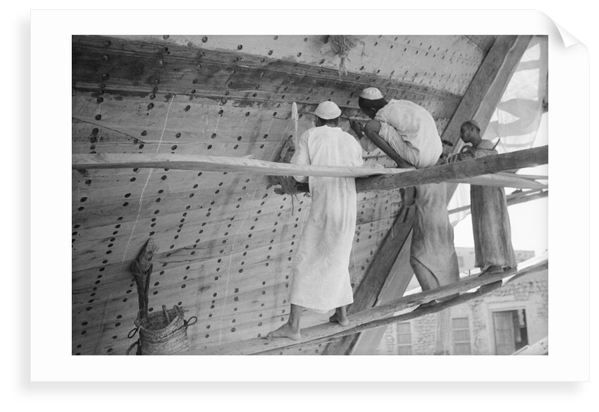 Repairing and recaulking hull planking by Alan Villiers