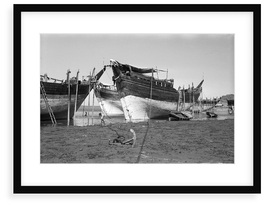 Typical Kuwaiti vessels by Alan Villiers