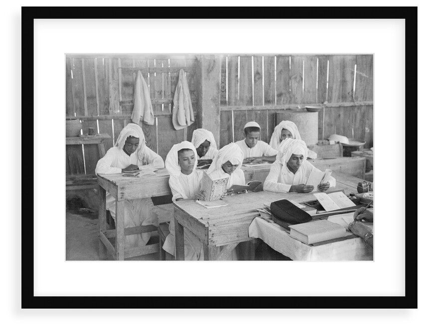 Group of school children at the Mubarkiya School, Kuwait by Alan Villiers