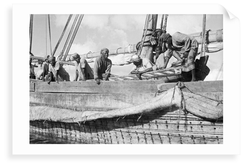 Rigging the bulwarks, Zanzibar by Alan Villiers