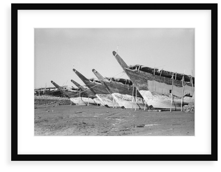 Boom prows crown the Kuwait waterfront by Alan Villiers