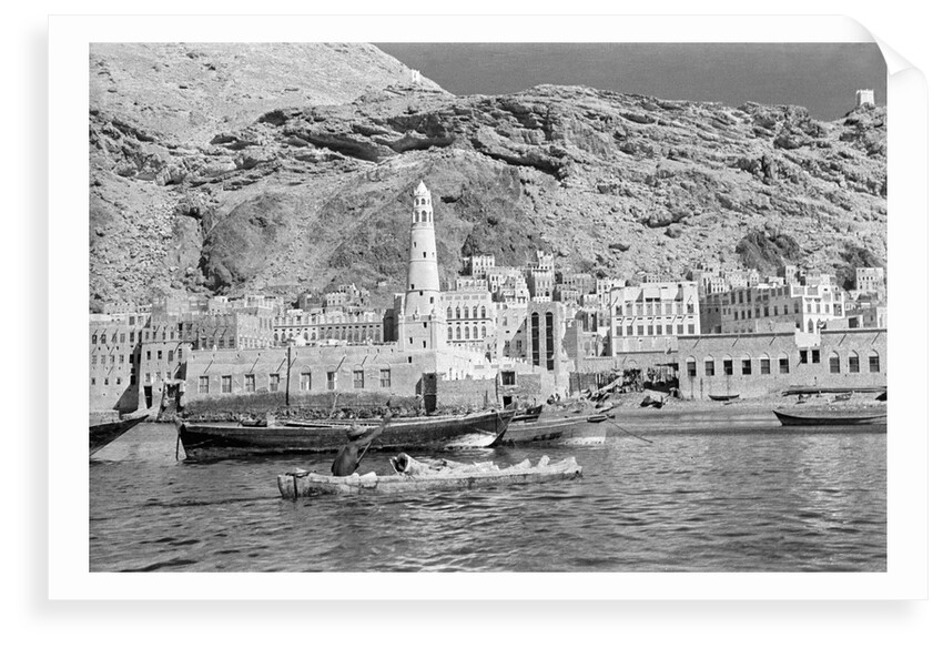 Mukalla waterfront by Alan Villiers