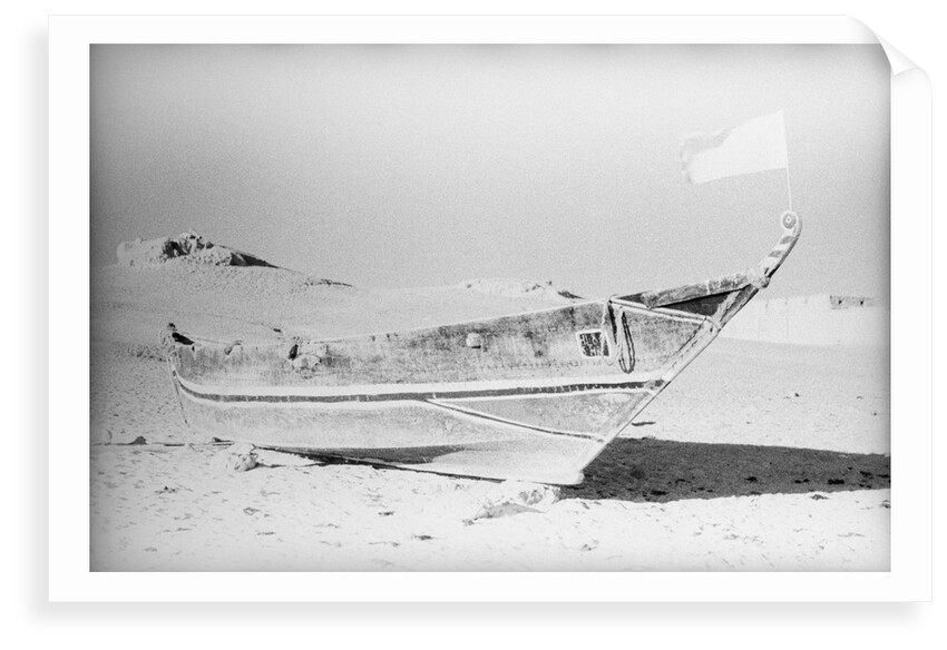A sewn sambuk on the beach at Shihr by Alan Villiers