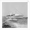 Waterskiers pass the 'Kungsholm' at Acapulco by Marine Photo Service