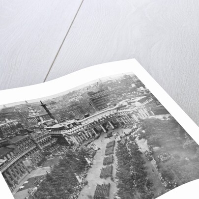 Victory parade passing through the Admiralty Arch and down the Mall, 19th July by Anonymous