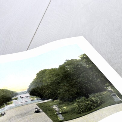 Gardens of Hampton Court Palace, London by Anonymous