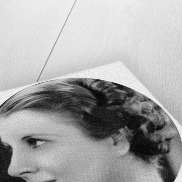 Diana Wynyard, British stage and film actress by Anonymous