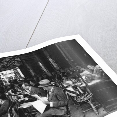 People at a pavement cafe, Paris by Ernest Flammarion