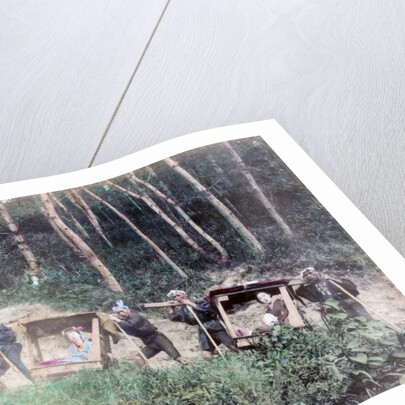 Women in palanquins visiting the Mayasan (Moon Temple), Kobe, Japan by Anonymous