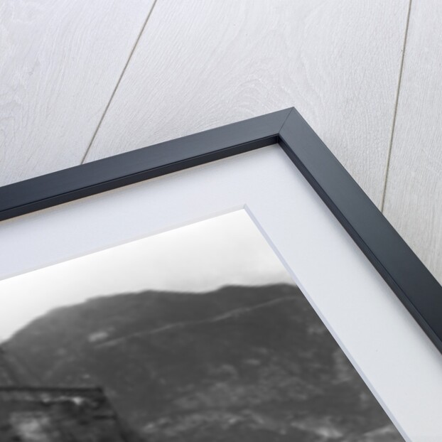 Chinese boat in a harbour by Anonymous