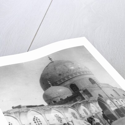 Mosque on New street, Baghdad, Iraq by Anonymous